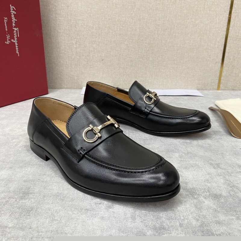 F**di leather shoes